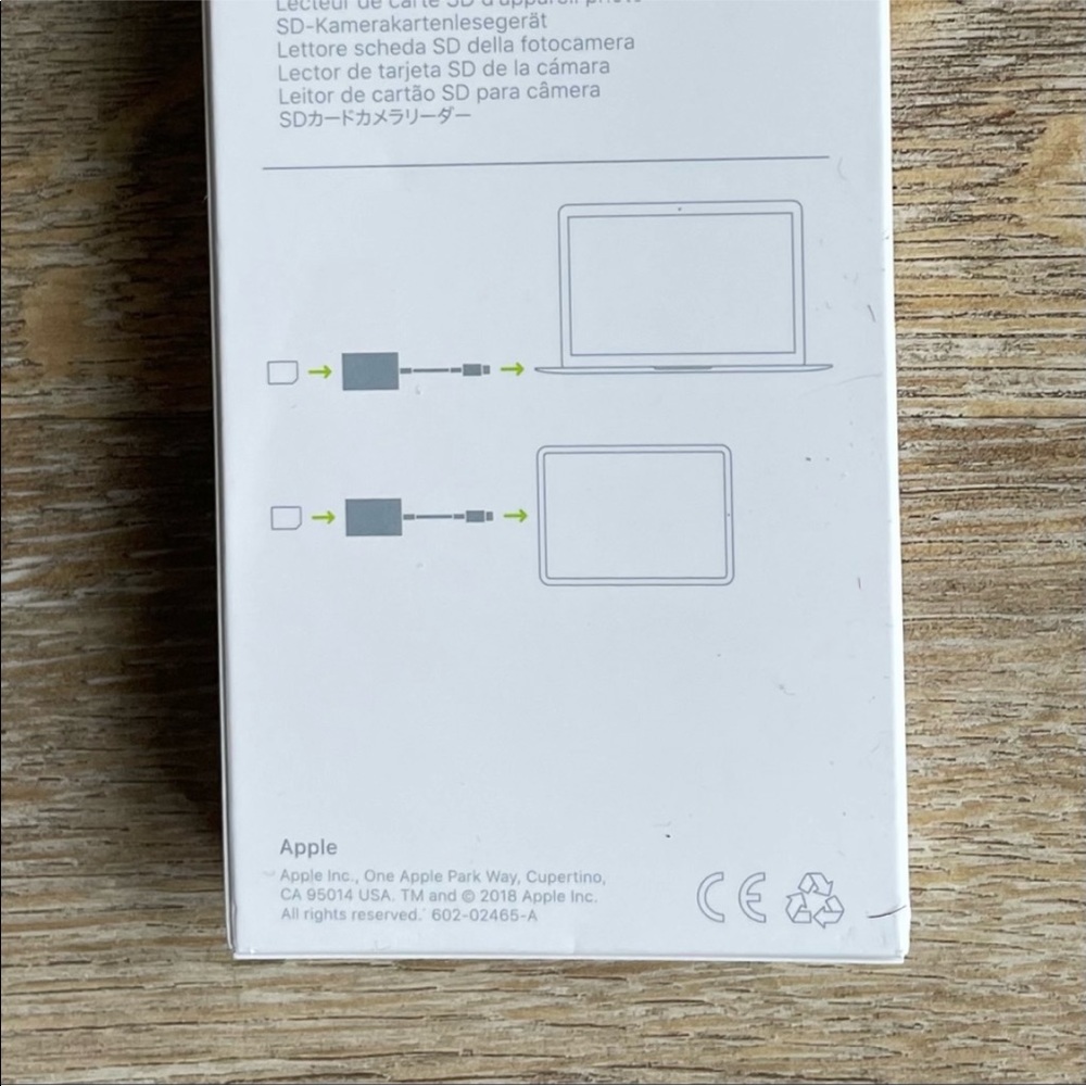 Apple USB-C to SD Card Reader - Picture 5 of 8